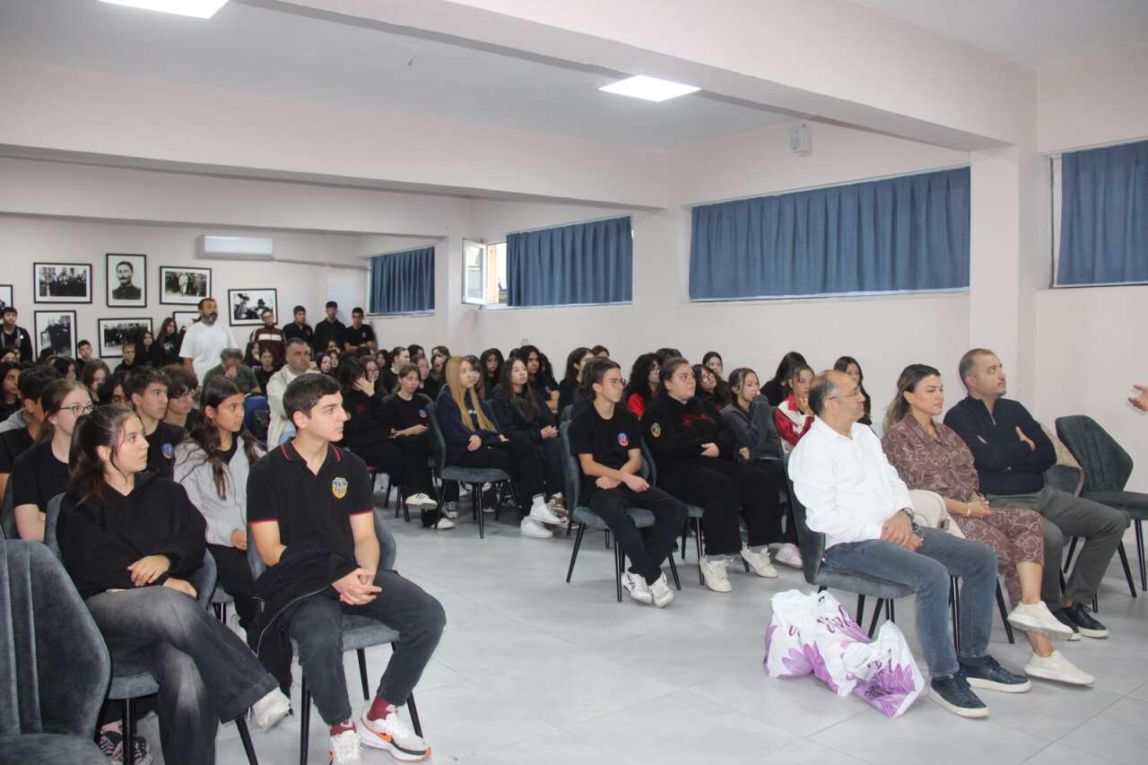 Muğlaspor’dan Gençlere Ziyaret: Futbolcular Öğrencilerle Buluştu 6